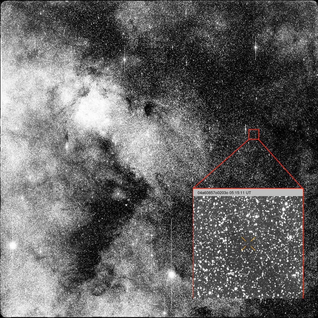 Champ d'étoiles montrant la position de la comète interstellaire 3I/ATLAS lors de sa découverte
