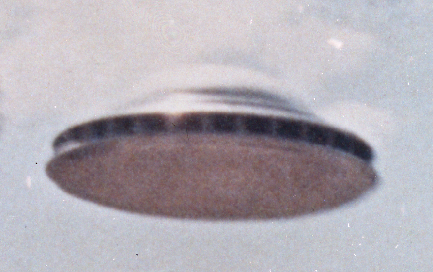 Photographie d'une soucoupe volante issue des archives du gouvernement américain